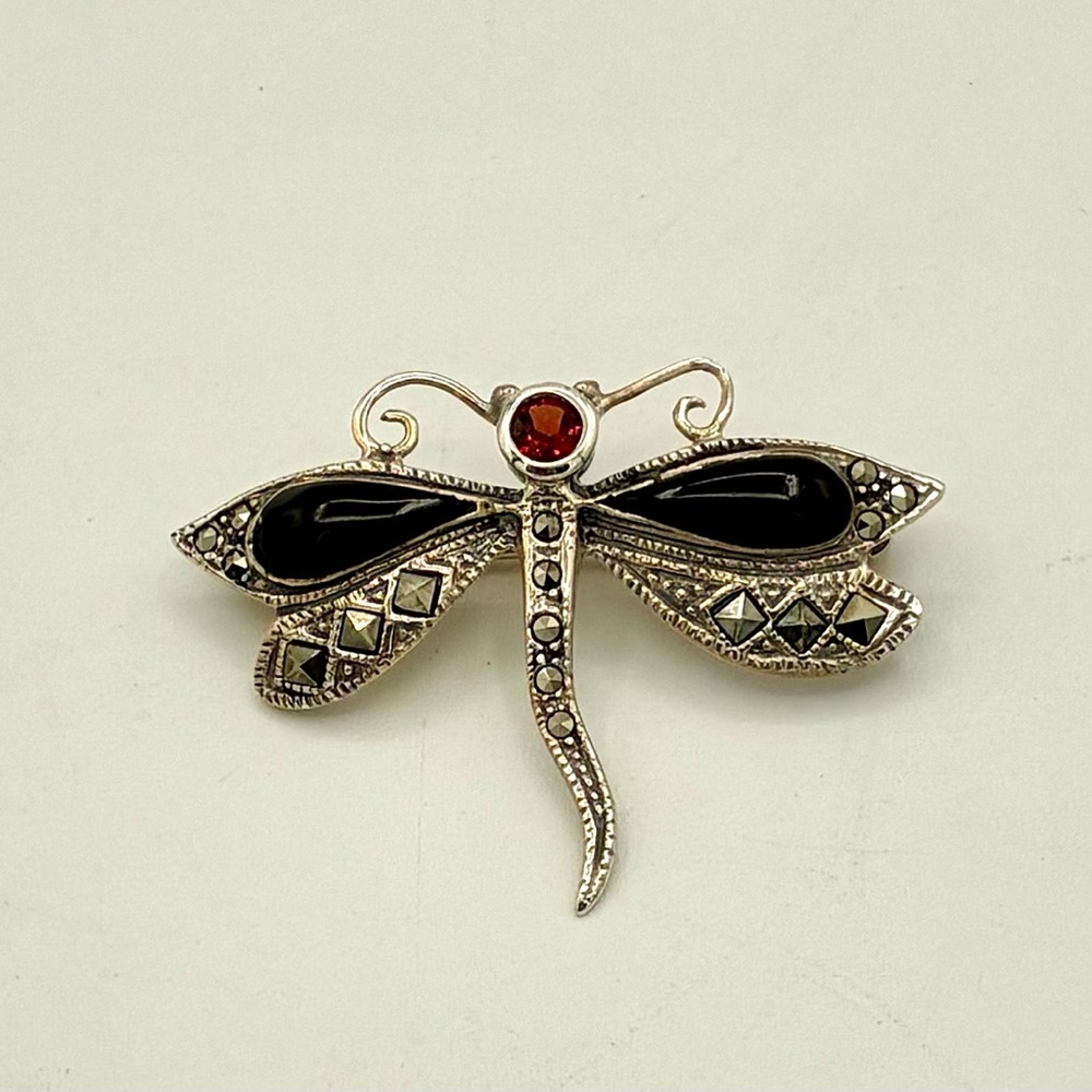 Elegant Natural Garnet, Black Onyx 925 Sterling Silver Dragon Fly Brooch